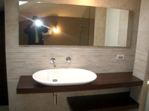 fontaniere per installazione cabine doccia Bologna Mazzini